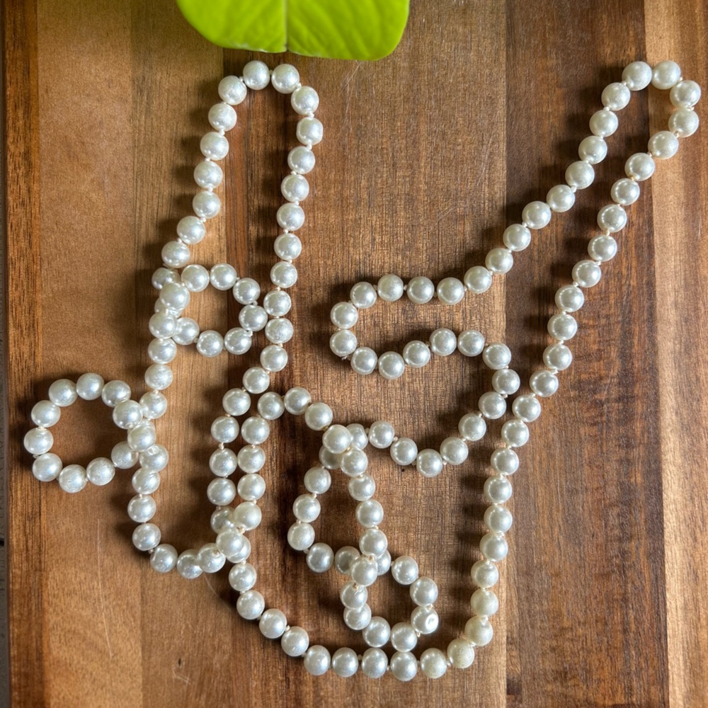 ⭐️Elegant Pearl Necklace